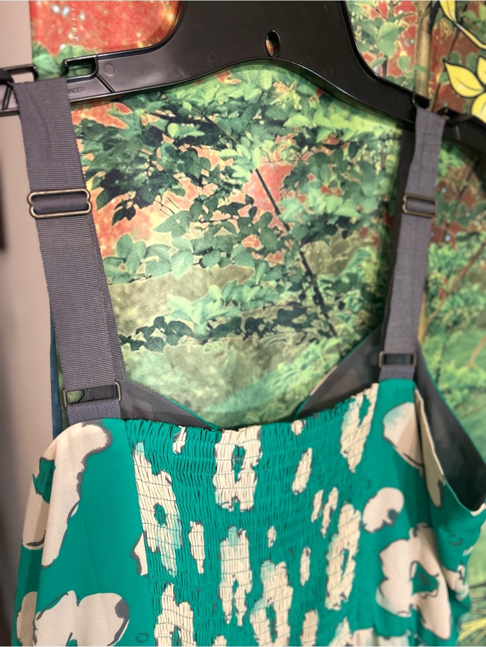 "I Heart Ronson" Floral Green
Chiffon Smocked Lined V-Neck high/Low Midi Dress L - Picture 14 of 16